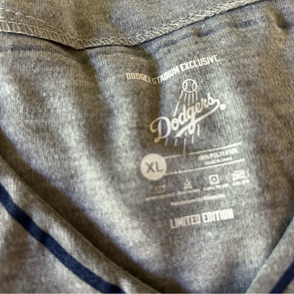 New in bag-Dodgers limited edition Jersey-#32 Sandy Koufax - Picture 8 of 9